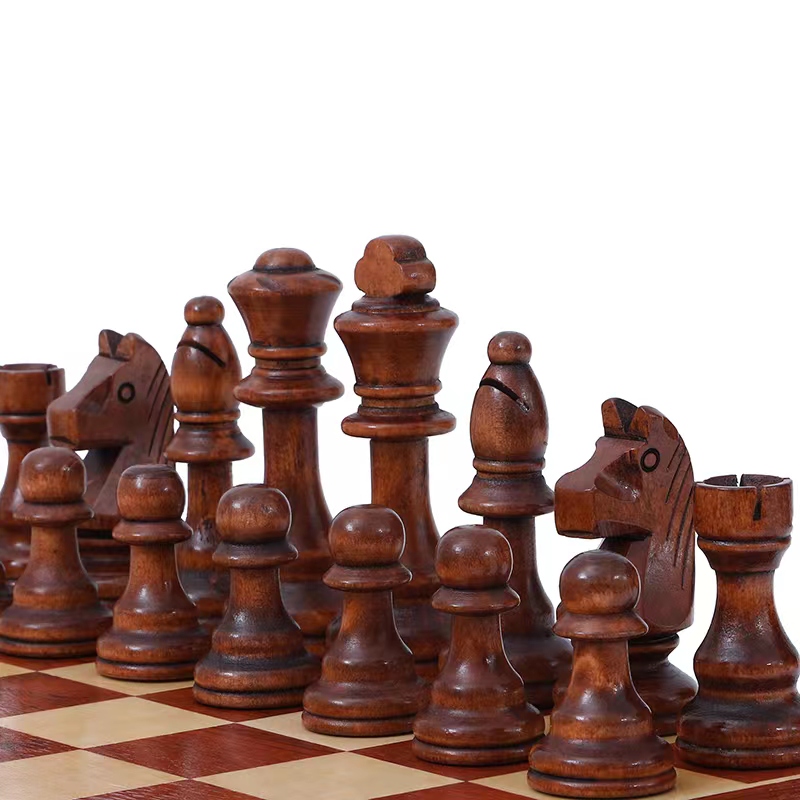32 ピース木製チェスキング高さ 110 ミリメートルゲーム - Magnetic Travel Chess のレビューと価格