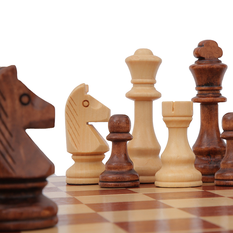 32 ピース木製チェスキング高さ 110 ミリメートルゲーム - Magnetic Travel Chess のレビューと価格
