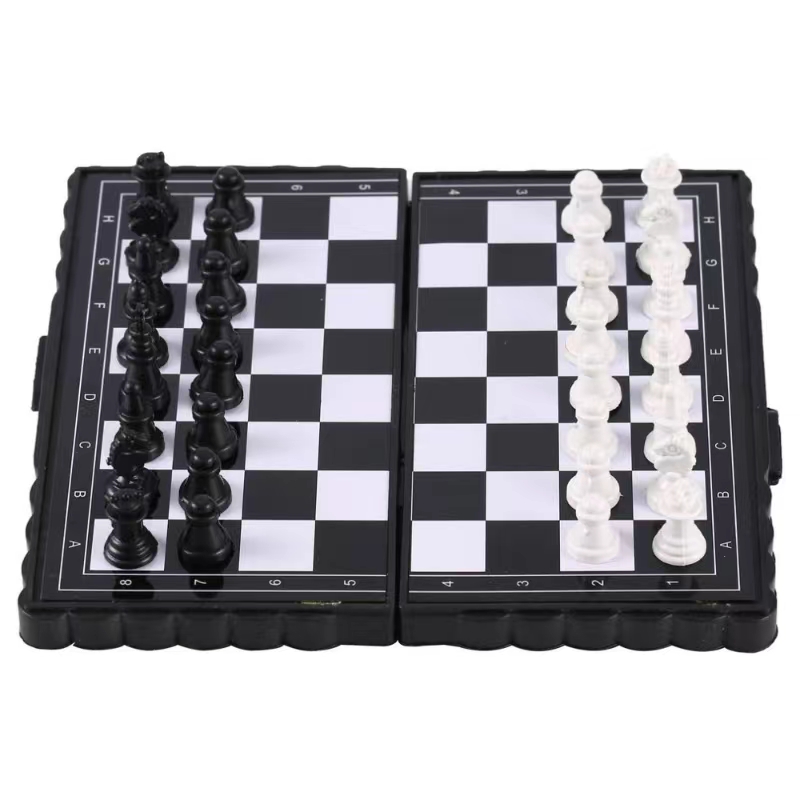 ミニ磁気チェスセット折りたたみ磁気プラスチックチェス盤ボード - Magnetic Travel Chess のレビューと価格